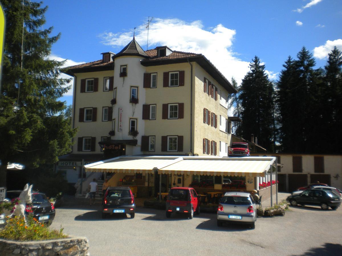 Hotel Roen Ruffre-Mendola מראה חיצוני תמונה